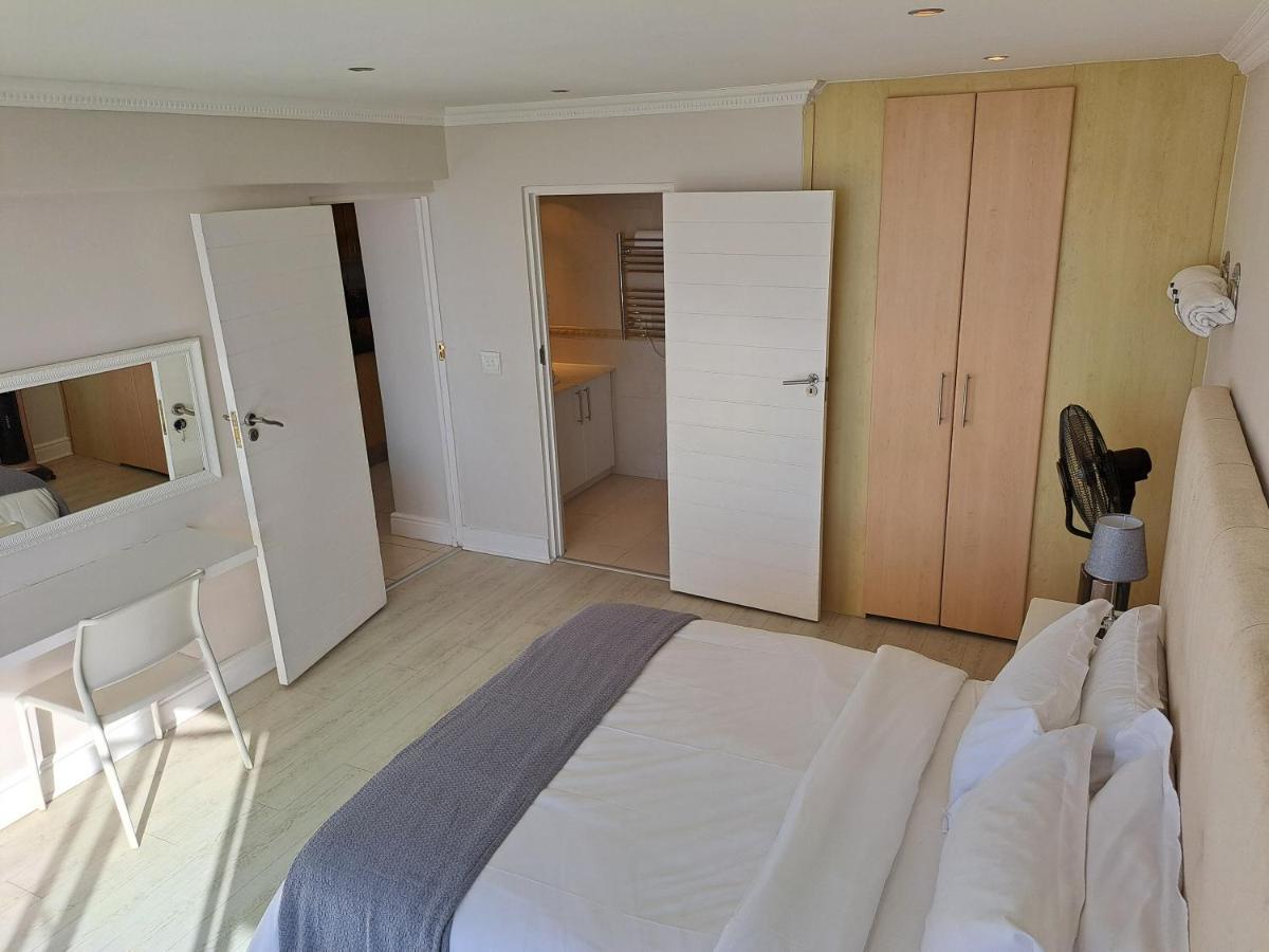3 Bedroom Sea Facing Family Apartment Cape Town Moullie Point Ngoại thất bức ảnh